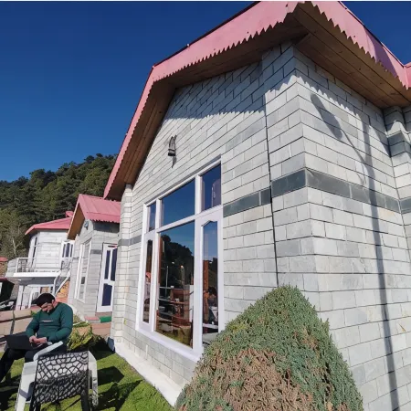 Village Live In Resort, Chail