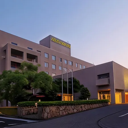 Takamatsu Kokusai Hotel Отели рядом с достопримечательностью «Выставочный центр Sun Messe Kagawa»