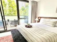 202 Elizabeth Hotels near Ultimo