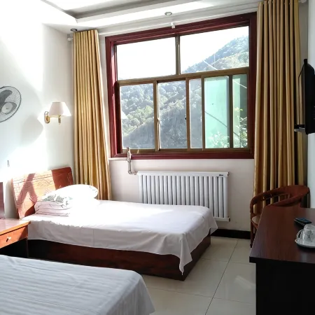 Zanhuang Shiyan Guanghua Hostel