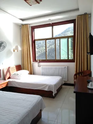 Zanhuang Shiyan Guanghua Hostel