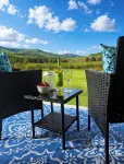 Nanook’s Den Escape to the beauty of the mountains               Internet, GBTV - 4-Star