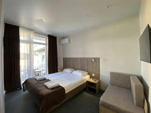 Kompas Hotel - 2 ดาว