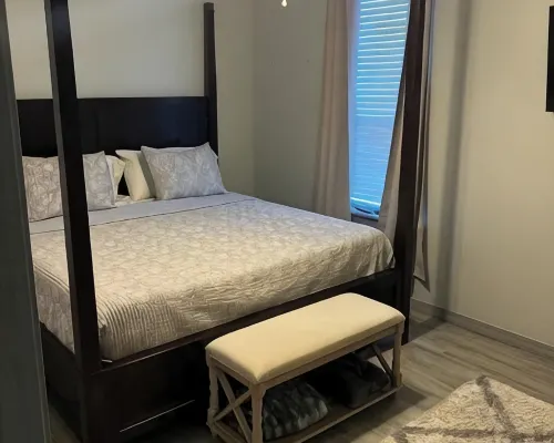 Hidden gem Hotels in McClain County