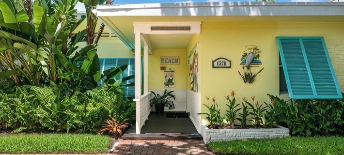 Resort Style Home Steps to Beach, Heated Pool, Game Room, Singer Island Getaway! Hotels in Riviera Beach
