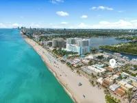Surfside Beach House + Steps to sand & free parking! - 4-Star
