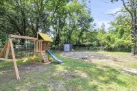 Spacious 4-bedroom house with WiFi and Large Patio in charming Goose Creek