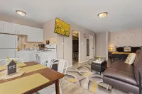 Spacious Studio Apt/Sleeps 2/Extendedstays/Work or Vacation/Free Wifi & Parking
