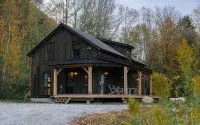 NEW Cozy 4-bedroom cabin with AC, WiFi, Hot Tub and Fire Place! - Hytter