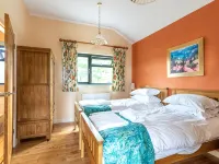 Buttercup lodge - sleeps 4/5 with hot tub & countryside views Cheddar otelleri