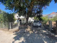 3 bedroom villa, sea 5 minutes walk, private parking & garden, quiet location - balcony