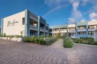 Blue Haven Holiday Apartments - parking