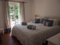 Villa with Books, Sun, Swing Bed, Private Pool And A Spacious Garden To Enjoy โรงแรมใน