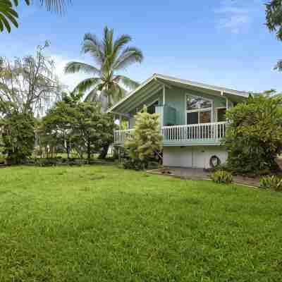 New AC Centrally located & family friendly Kona Surf House 4bd & 4bth Sleeps 8 Hotel Exterior