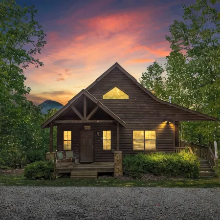 Mountain Views!! 3 Acre privacy, Fiber Optic Internet and more!