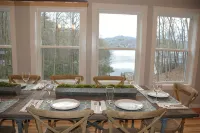 Splendor Cove Retreat…Lakefront w/ dock, Huge Yard, Lake Toys, Stream w/ wfall - Wifi