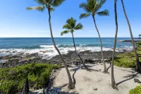Fabulous Oceanfront Two Bedroom w/Huge Lanai & Central A/C! - 4星級