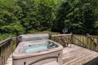 Hocking Hills Getaway w/ Hot Tub, Sauna & 20 Private Acres. Pet-Friendly! - 3つ星