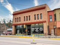 Historic Evanston Building Downtown + Walk to Moccasin Springs, Restaurants, VA Hotels in Fall River County