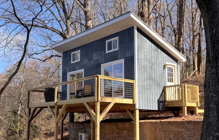 Rockwall Cabin on the Pond! Cool spot, 10 minute drive to Hickory.