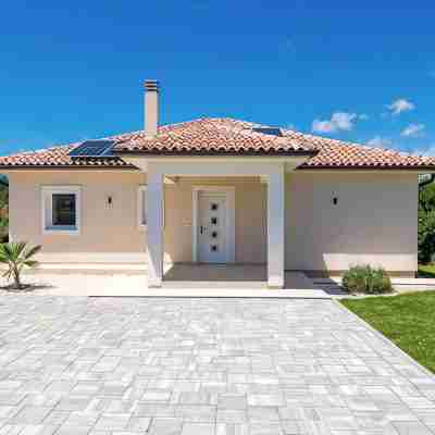 New villa Maris with private pool just 500m from beach Hotel Exterior