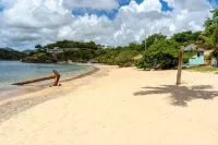 STARLIGHT: GORGEOUS VIEWS OF THE BEACH, FORT BERKLEY & MONTSERRAT - 4 tähden