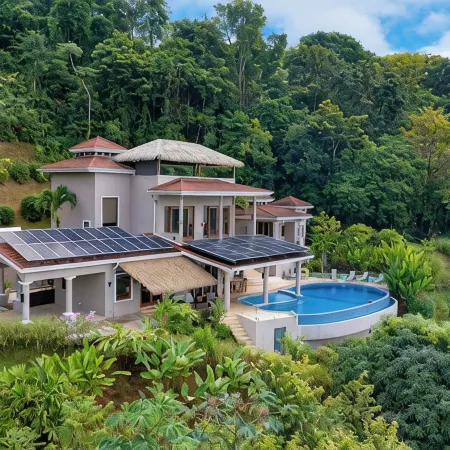 Whale Watchers Villa With Stunning Ocean View