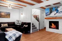 3 Bedroom Chic Condo - Community Pool and Tennis - 1 Mile to Mount Snow