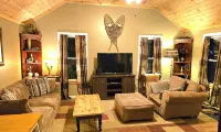 Walk to everything! 2 Bedroom 1 Bath Home in town. - Wifi