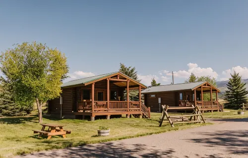 Grey Wolf Cabin #6 at Gallatin Canyon Cabins - Alphydda