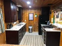 Fresh Air Cabin Hike  Rest  Refresh Sleeps 8 - 3-Star