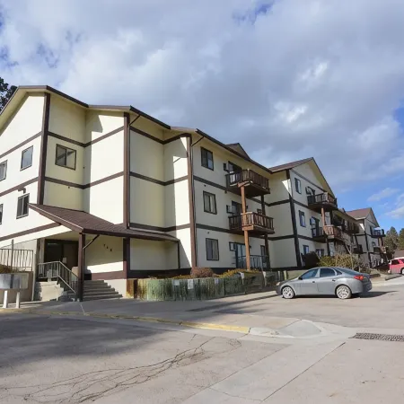 Modern Condo only Minutes from Deadwood & Sturgis! Отели в г. Лидс