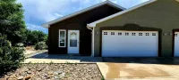 Townhouse in a quiet culdesac, easy access to all Black Hills area attractions.