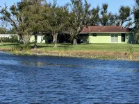 beautiful home on a 3 acre lake with security Hotels in Clewiston