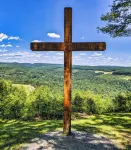 Modern cabin with hot tub, 60 acres with elk views, at the top of Winslow Hill - 4-Star