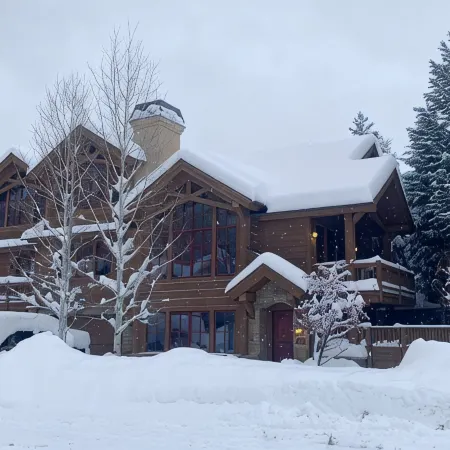 Spacious Sun Valley Retreat - Hot Tub + Walk to River Run & Downtown