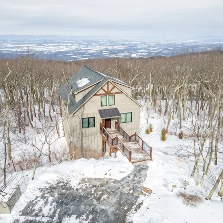Designer Home: A+ Views HotTub Pool GameRoom Grill