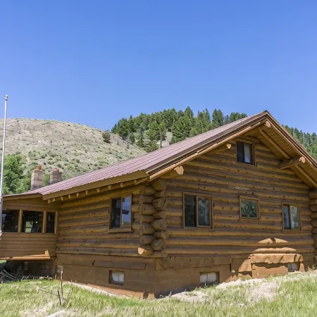 Montana Hideaway on the Madison River