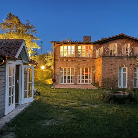 Exclusive, large apartment with 3 bedrooms, fireplace and terrace