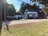 Family friendly serene house close to beaches, sleeps 8, lot off street parking