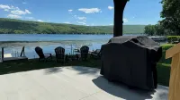 Cozy Lake Front Cottage