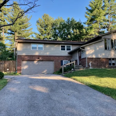Bloomington Indiana Rental- 3BR/2BA Apartment in upper level of duplex