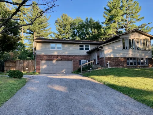 Bloomington Indiana Rental- 3BR/2BA Apartment in upper level of duplex