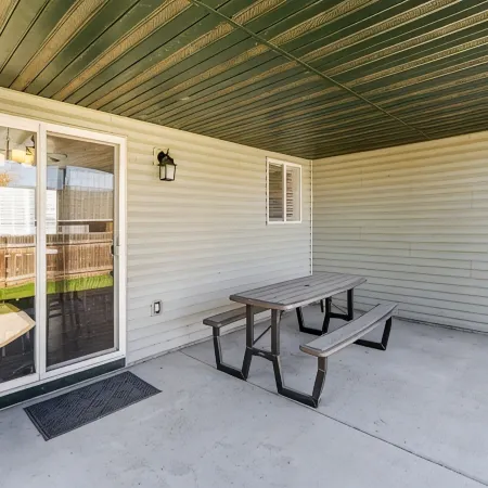 CLEAN 3 BR 2 Bath- QUIET neighborhood