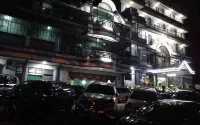 Hotel Benua - parking
