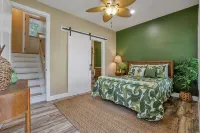 Newer Buckeye Lake Waterfront Chalet - Wifi
