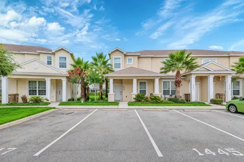 Serenity 3 Bed Townhome 3 Bedroom Townhouse by RedAwning - 4 estrellas