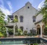 Luxurious 4 BR Beachfront Villa in Lower Peter Bay - Villas