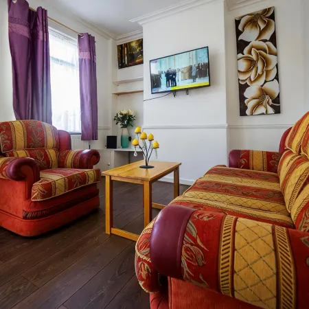 12 Cornwallis Lodge Family Room 1