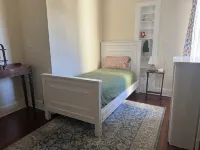 Beautiful home near Ocean Beach Park. - Homestays